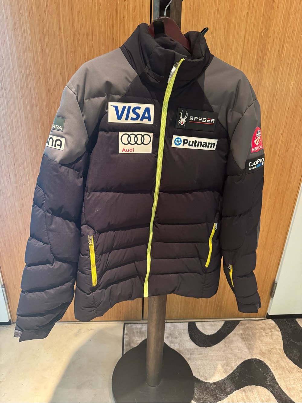 Spyder US Ski Team Down Puffer Mens Medium 18/20 Audi Visa GoPro